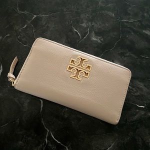 Tory Burch Accordion Wallet